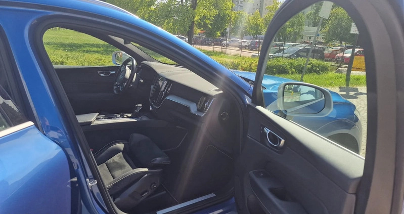 Volvo XC 60 cena 136000 przebieg: 99000, rok produkcji 2019 z Warszawa małe 301